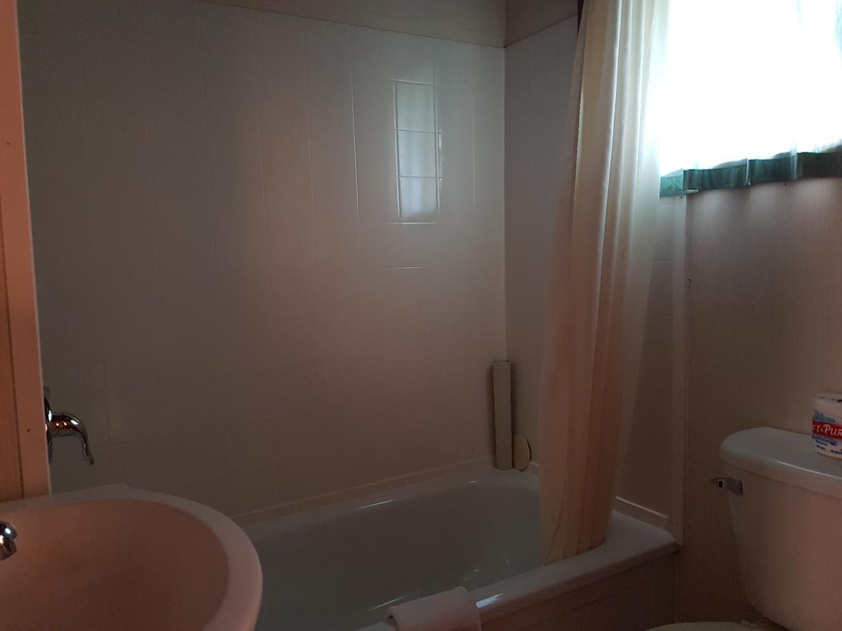 Flamingo Motel Кранбрук Экстерьер фото