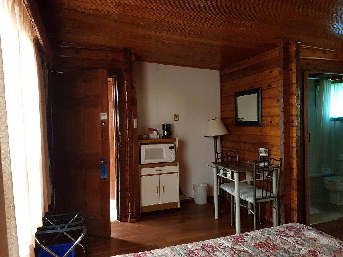 Flamingo Motel Кранбрук Экстерьер фото
